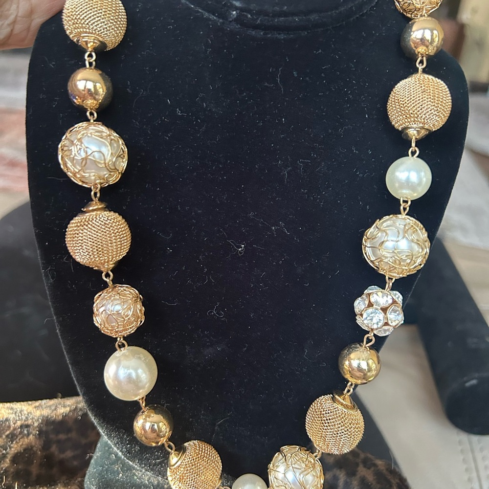 Gold Toned and Faux Pearl Necklace